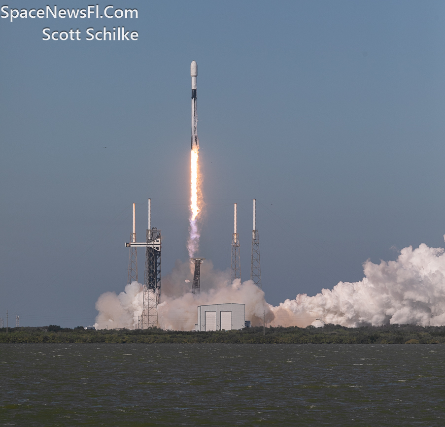 Liftoff MERAH PUTIH 2 Satellite SpaceX Falcon 9 B-1067-17