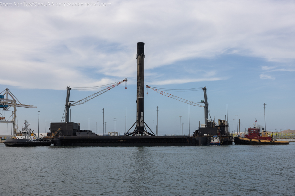 SpaceX B-1069 17th Flown Falcon 9  First Stage on JRTI After Starlink 10-9