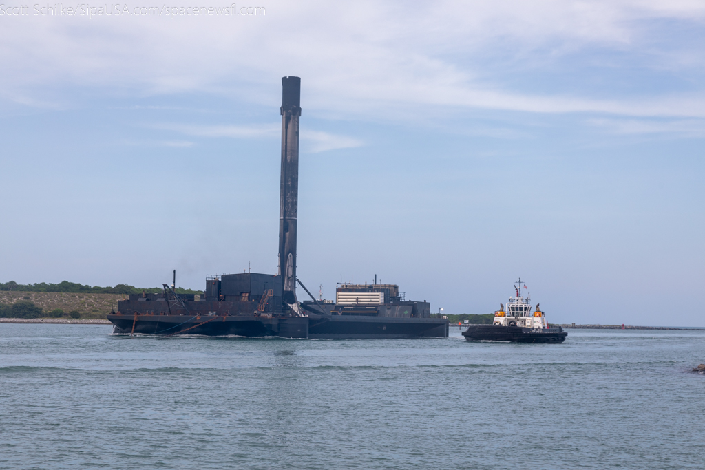 SpaceX B-1069 17th Flown Falcon 9  First Stage on JRTI After Starlink 10-9