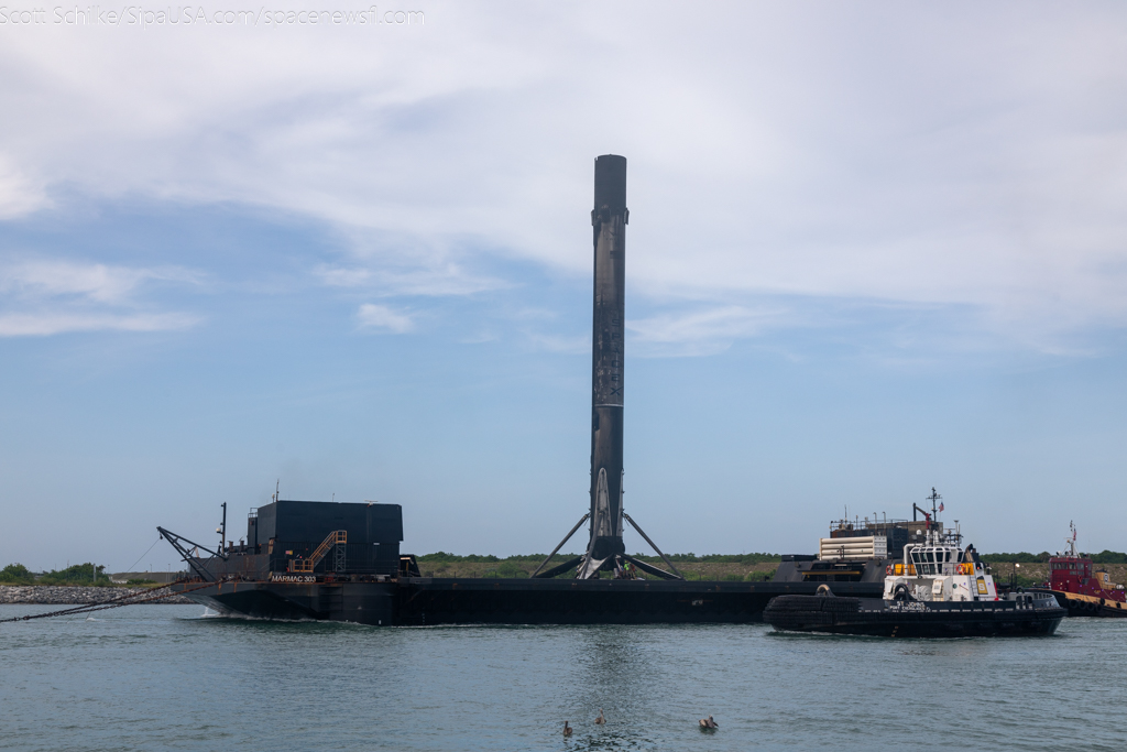 SpaceX B-1069 17th Flown Falcon 9  First Stage on JRTI After Starlink 10-9