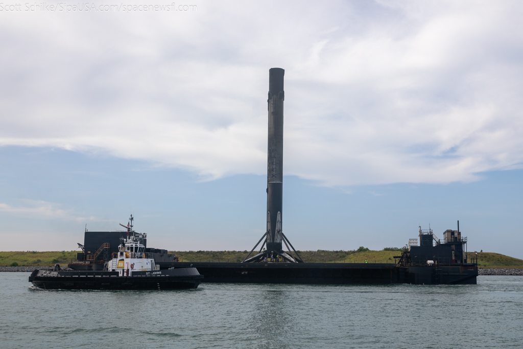 SpaceX B-1069 17th Flown Falcon 9  First Stage on JRTI After Starlink 10-9