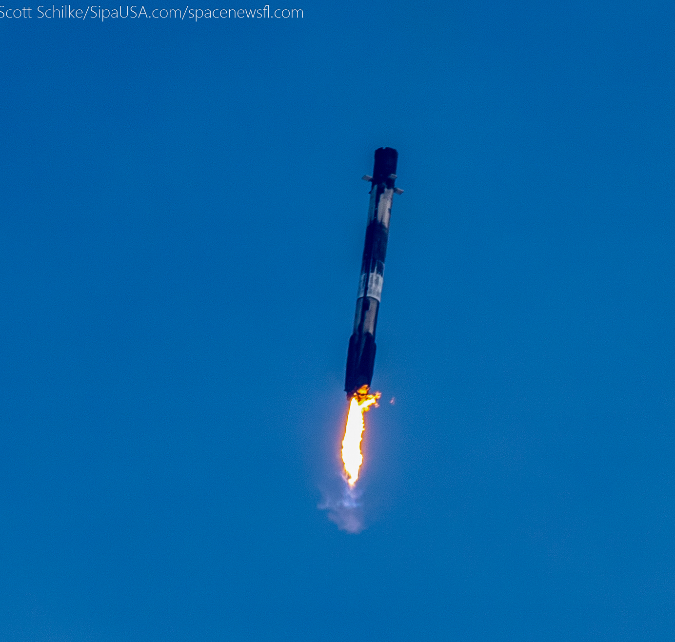 SpaceX Falcon 9 Booster LZ-1 Landing