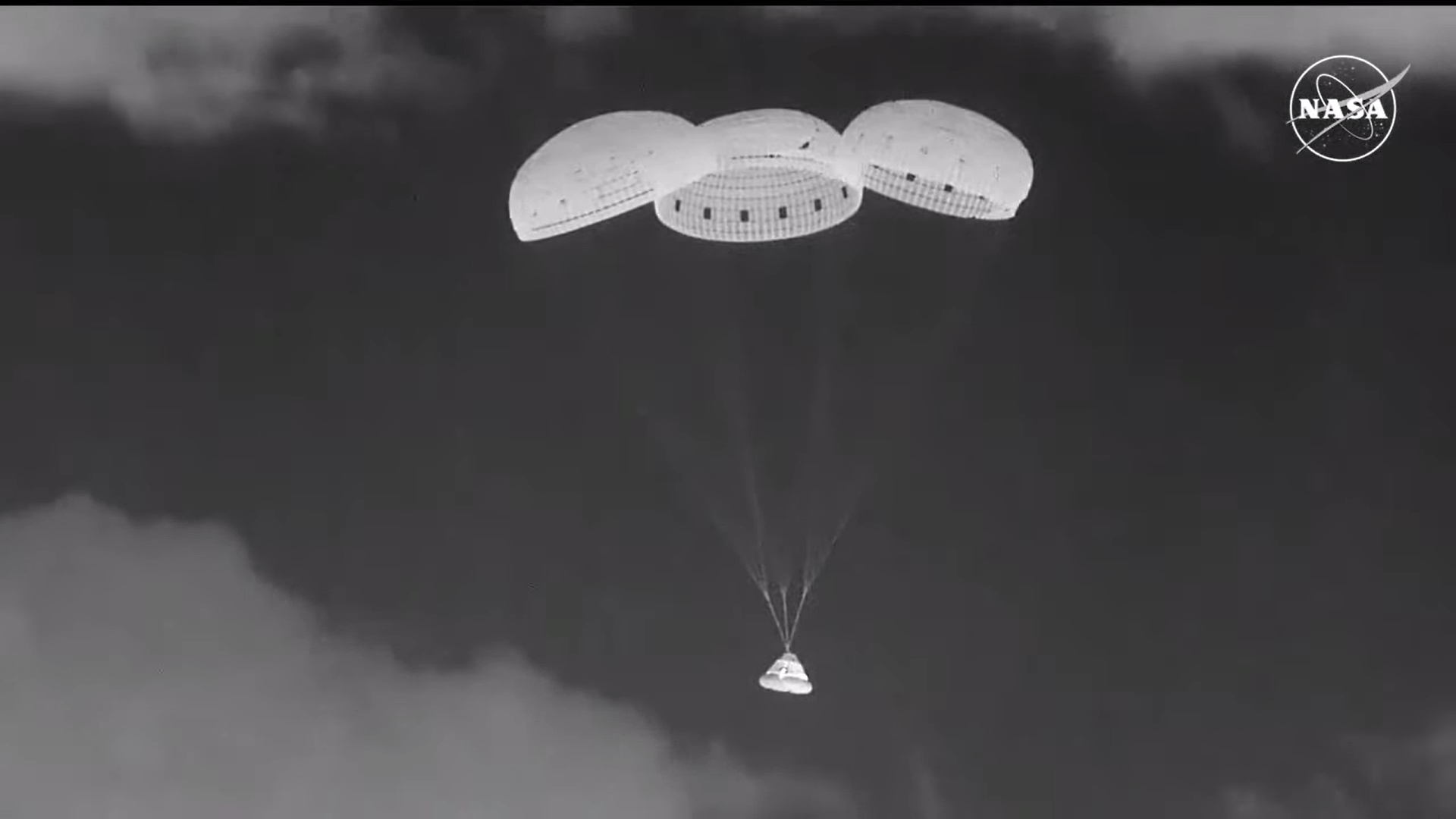 NASA image of Boeing Starliner Landing