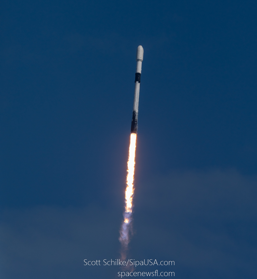 Liftoff SpaceX Koreasat 6A B-1067-23