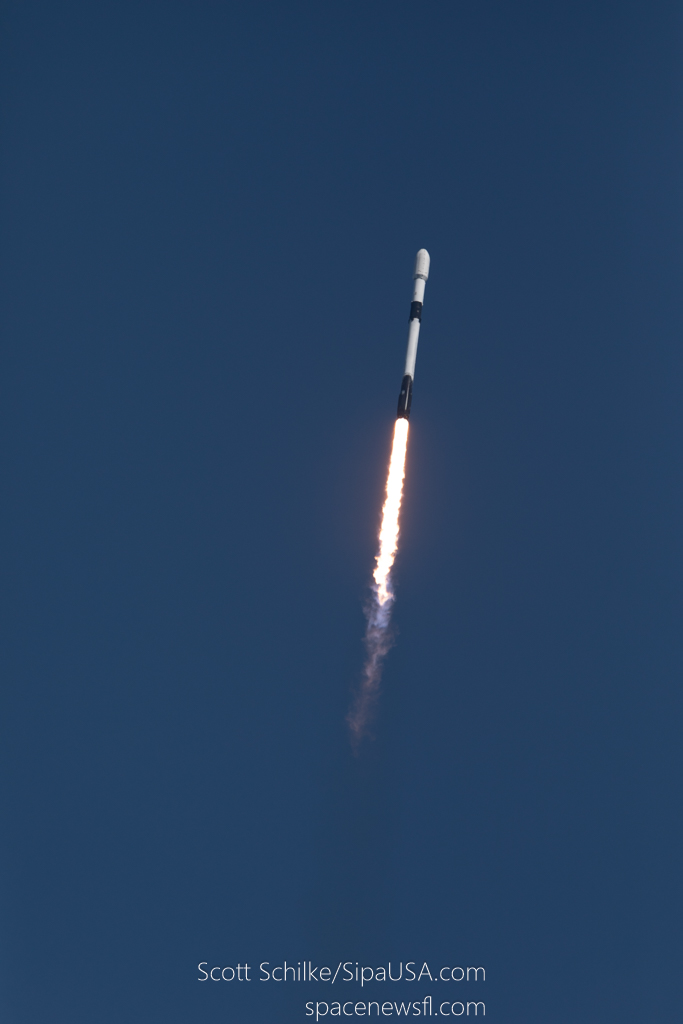 Liftoff SpaceX Koreasat 6A B-1067-23