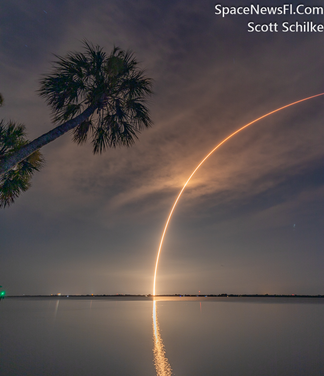 SpaceX Starlink 6-9 with B-1069-9 Streak Shot From City of Cocoa Fl.