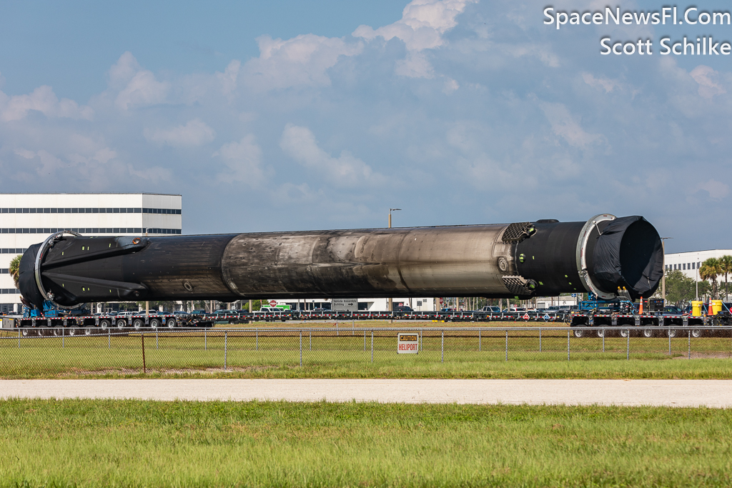 SpaceX B-1073-9 Transport In Front of VAB Heading To LC-39A For Integration