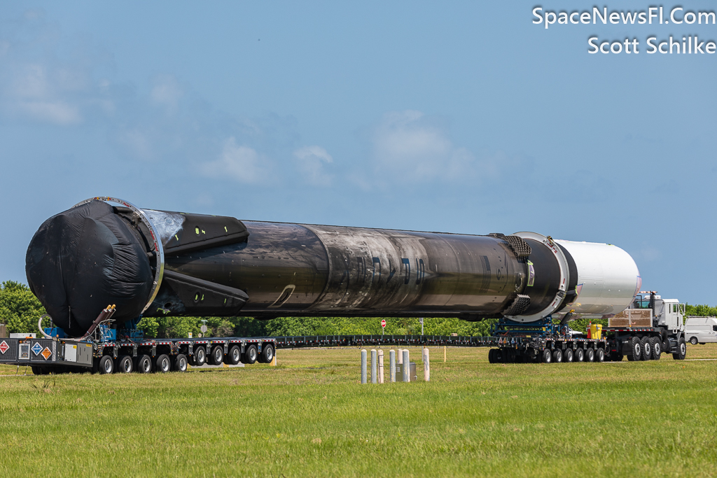 SpaceX Transports B-1077-7 From Hanger X to SLC-40 For Future Starlink 6-13 Mission