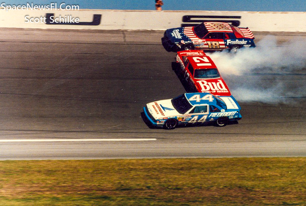 Vintage Photo Neil Bonnett Spins At Daytona 500