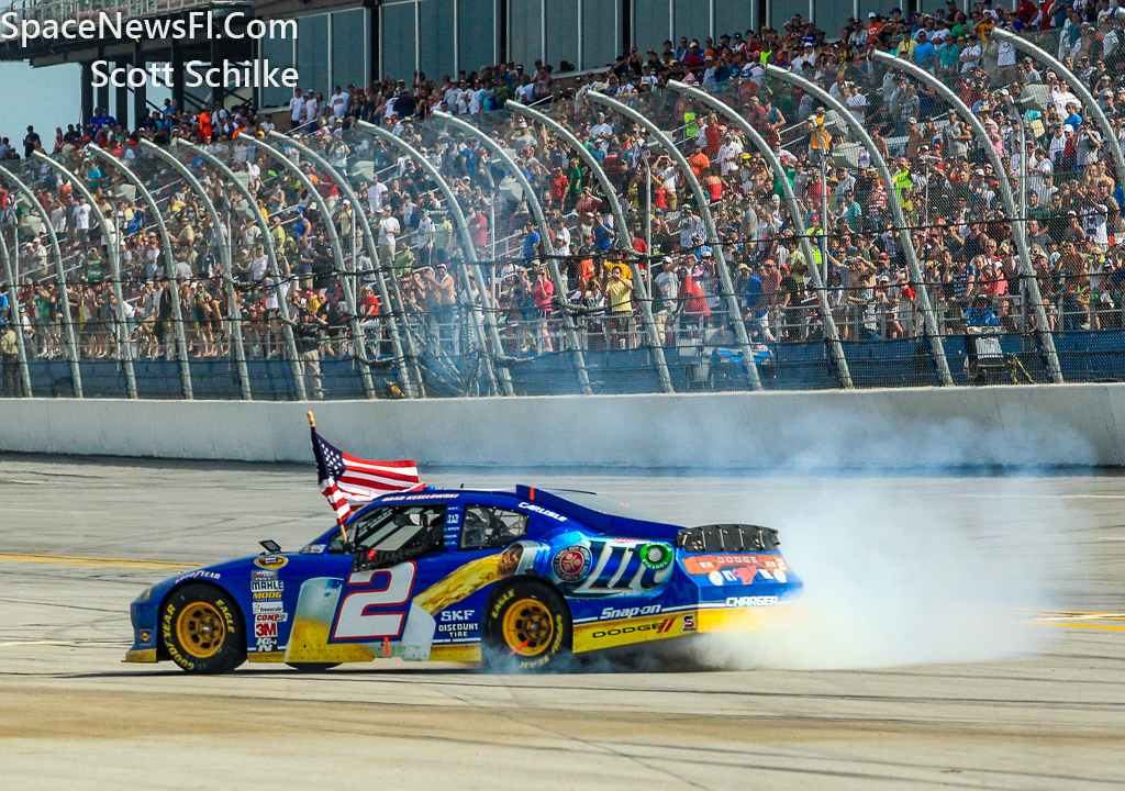 Brad Keslewoski 2012 Wins Nascar TAlladega 500 In A Dodge For Penske Racing