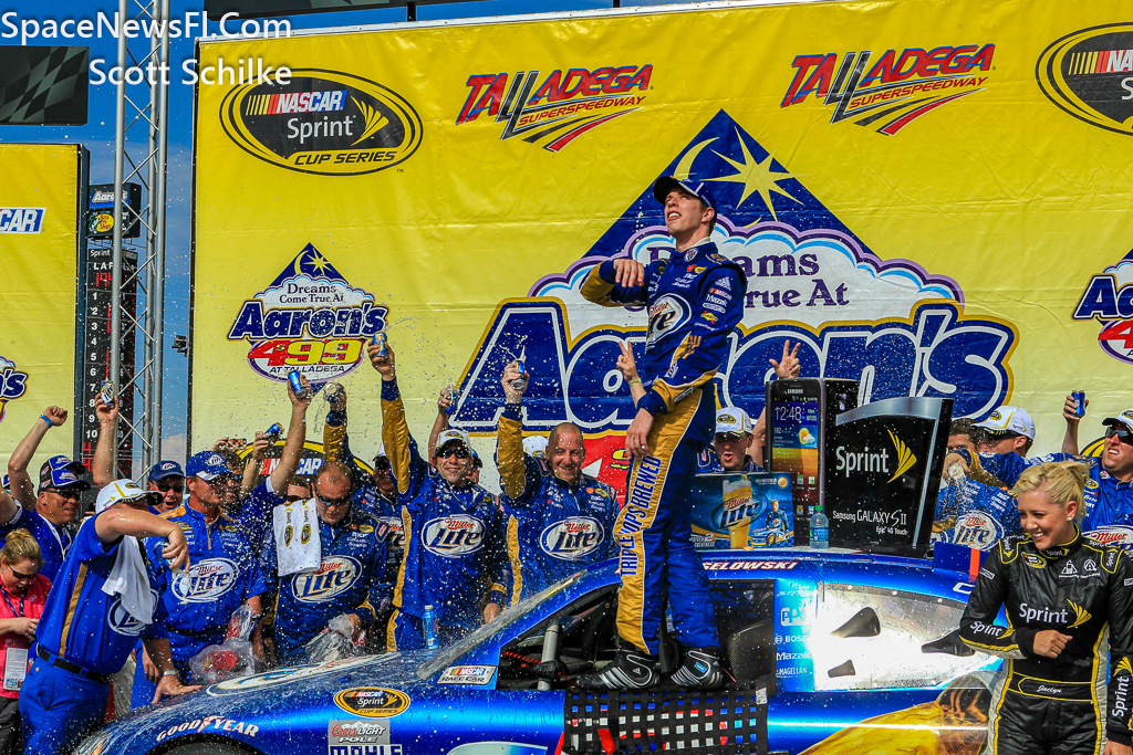 Brad Keslewoski 2012 Wins Nascar TAlladega 500 In A Dodge For Penske Racing