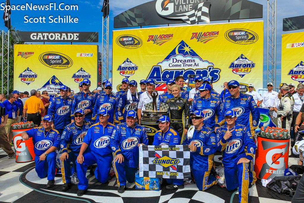 Brad Keslewoski 2012 Wins Nascar TAlladega 500 In A Dodge For Penske Racing