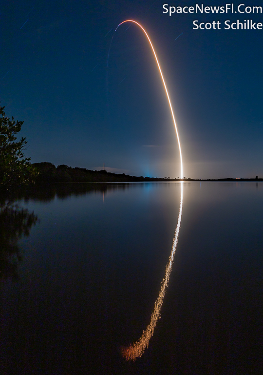 11-4-23 SpaceX Starlink 6-26 Reflection Streak Shot 