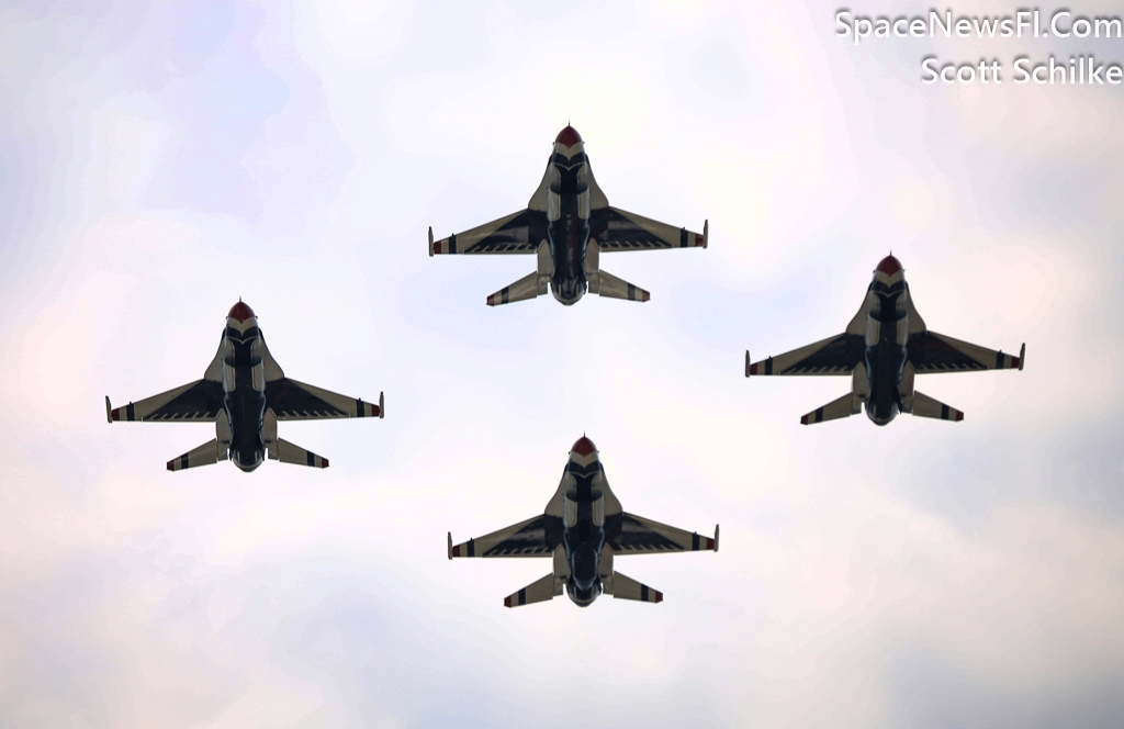 Head On Diamond ManueverUSAF Thunderbirds Falcon Demo Team