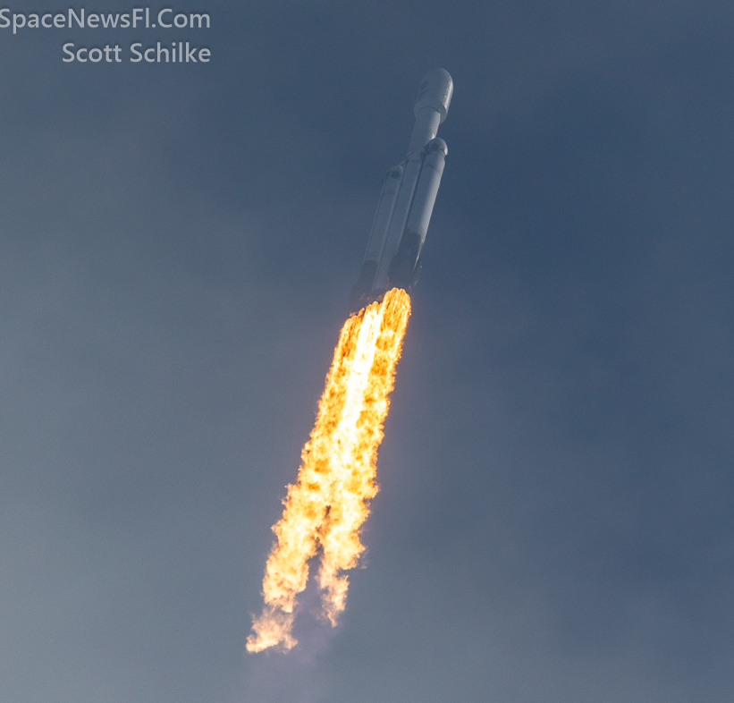 SpaceX Falcon Heavy Liftoff of NASA Psyche Mission